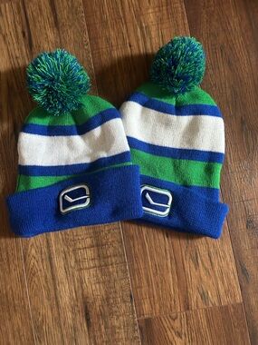 Vancouver Canucks Throwback Retro Budweiser NHL Hockey Beanie Toques